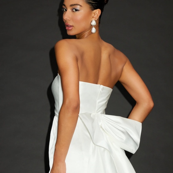 White bridal mini dress from lulus - Picture 1 of 6
